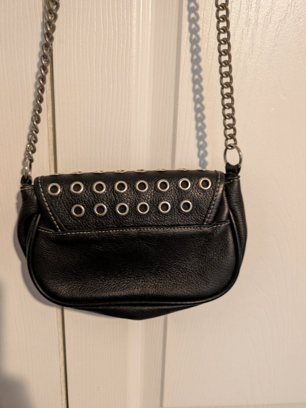 Harley-Davidson Black Leather Grommet Crossbody Bag Chain Strap Moto Purse - Picture 6 of 7